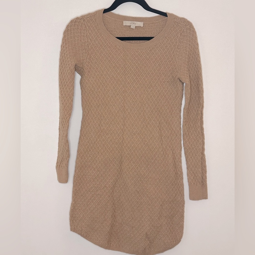 Loft Sweater dress.  Form fitting.  Wool. Size 6.  Color Camel.